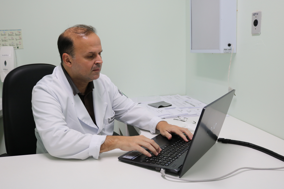 FCecon alerta sobre prevenção ao câncer de intestino 2 FCecon medico Marcelo Tapajos FOTO Lais Pompeu