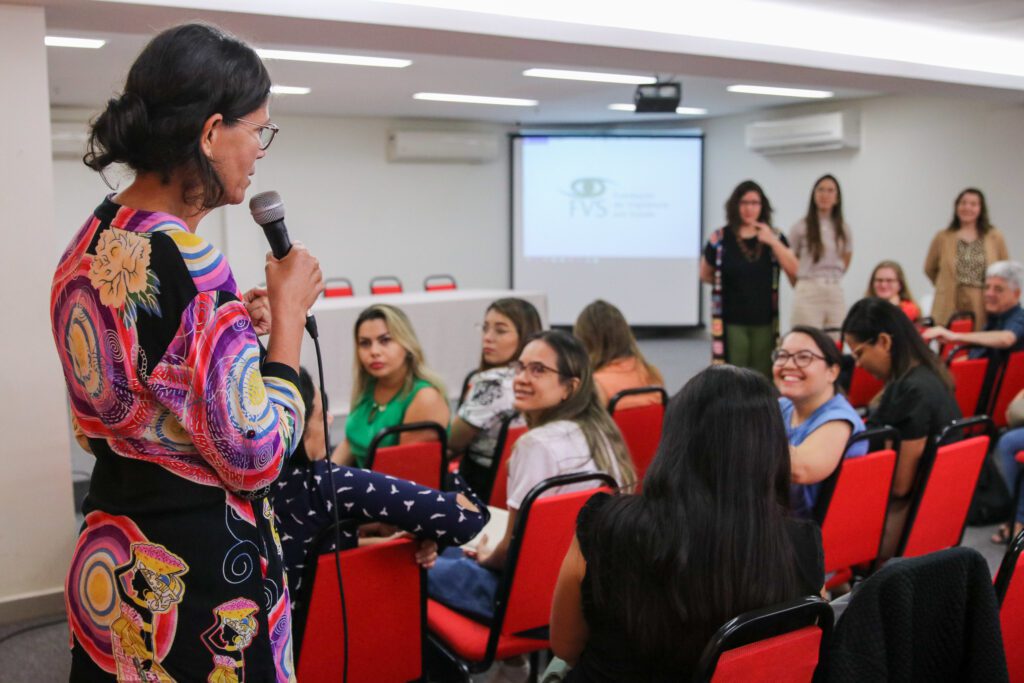 Treinamento em epidemiologia capacita profissionais para atuação para situações de emergência em saúde 4 FVS RCP Curso EpiSUS FOTO Antonio Lima Secom 2 1024x683 1