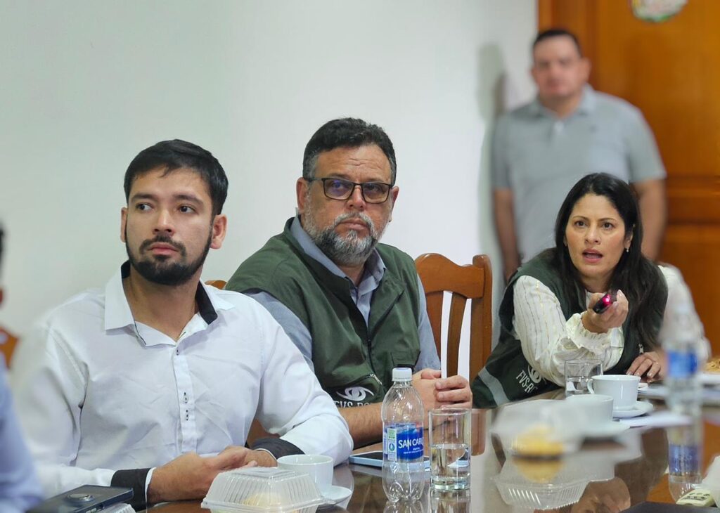 Amazonas firma parceria com universidade e gerência do Peru para fortalecer vigilância em saúde na região 2 FVS FortalecimentodaVigilanciaemSaudenaTripliceFronteira FOTO1 Girlene Medeiros 1024x730 1