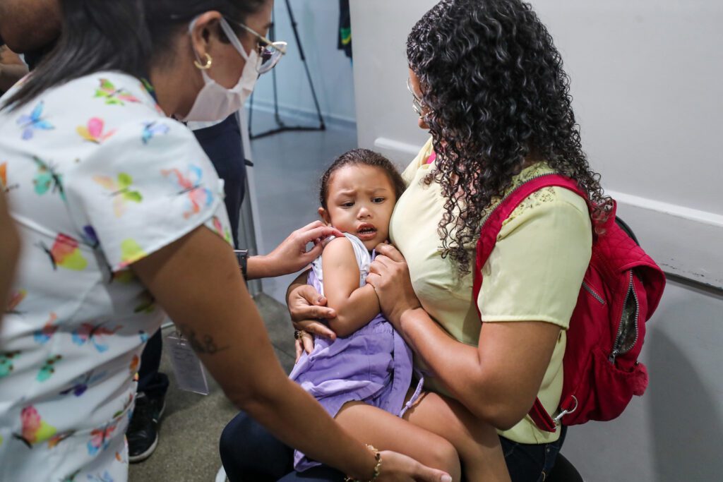 Amazonas realiza dia S de mobilização em saúde contra o sarampo nesta quinta-feira 2 FVS Intensificacaode Vacinacao Foto Antonio Lima Secom 1024x683 1