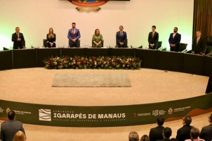 Daniel Almeida participa de seminário na Corte de Contas do Estado