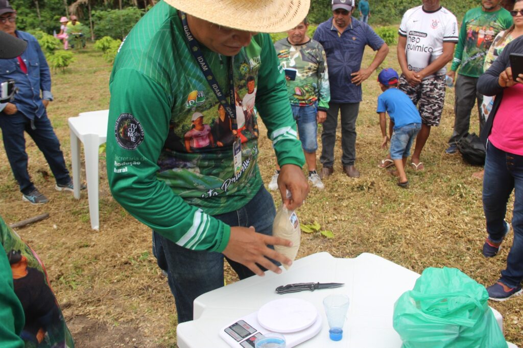 Em São Sebastião do Uatumã, excursão de produtores rurais a plantios de café reúne mais de 100 participantes 2 Idam Excursao tecnica da Cultura do Cafe em Sao Sebastiao do Uatuma Fotos Divulgacao 1 1024x682 1