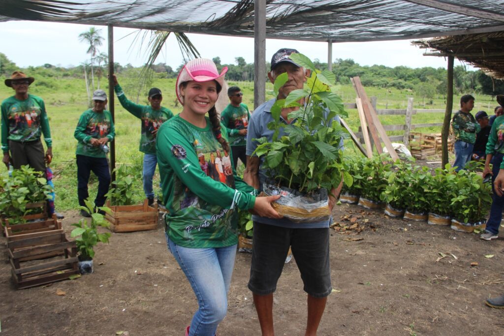 Em São Sebastião do Uatumã, excursão de produtores rurais a plantios de café reúne mais de 100 participantes 3 Idam Excursao tecnica da Cultura do Cafe em Sao Sebastiao do Uatuma Fotos Divulgacao 3 1024x682 1