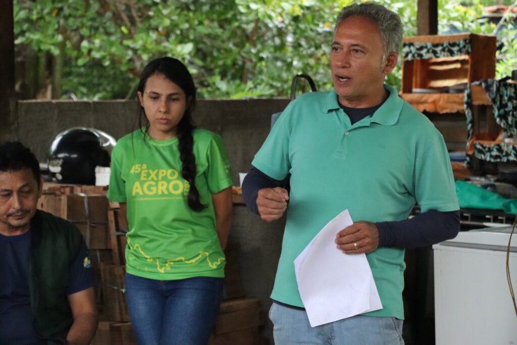 Extensionistas rurais do Idam participam de intercâmbio sobre agroecologia 2 Idam Mario Ono Antonio Barros 1024x683 1