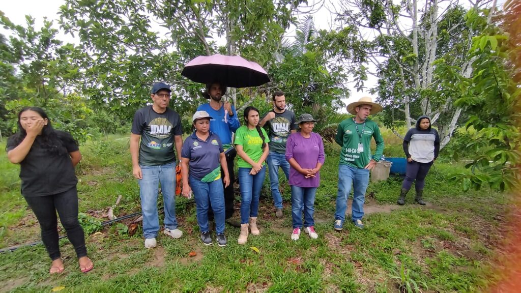 Extensionistas rurais do Idam participam de intercâmbio sobre agroecologia 4 Idam Tecnicos no campo Antonio Barros 1024x576 1