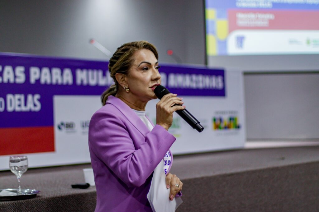 Sejusc encerra atividades do 1º Fórum Estadual de Políticas Públicas para as Mulheres do Amazonas 2 Maricilia Costa sec. executiva de Mulheres Fotos Lincoln Ferreira Sejusc 1024x682 1
