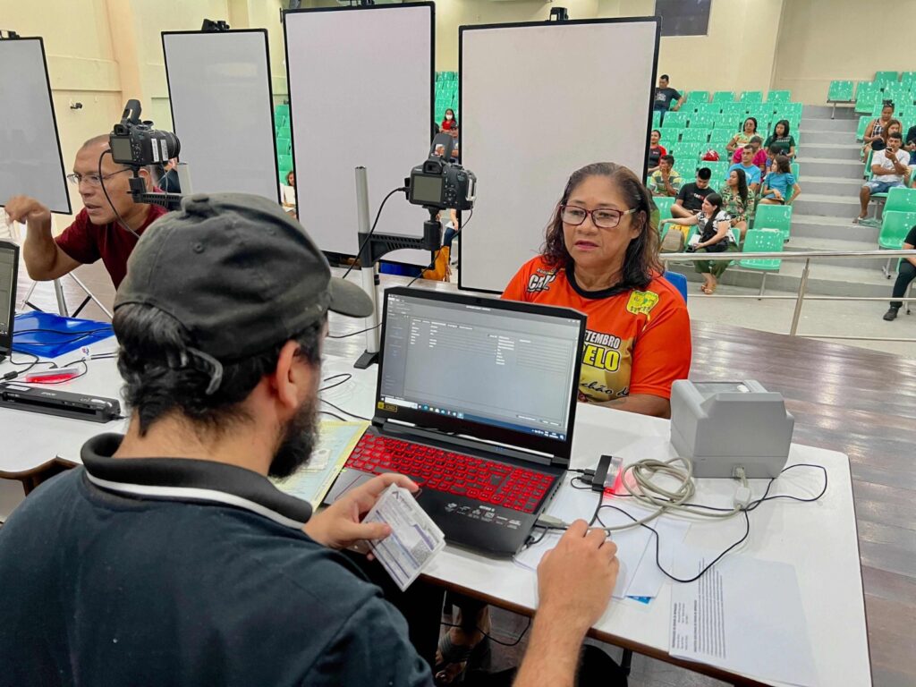 Governo do Amazonas reforça ações de cidadania em Parintins com mutirão de atendimentos a partir desta quinta-feira 2 Mutirao de Cidadania de Parintins Foto Amanda Postigo Sejusc 3 1024x768 1