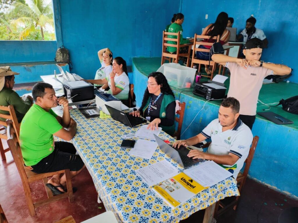 Mutirões de regularização ambiental na RDS do Rio Amapá beneficiam mais de 400 agricultores familiares 4 Mutiroes regularizacao ambiental RDS Rio Amapa Foto Divulgacao Sema 3 1024x768 1