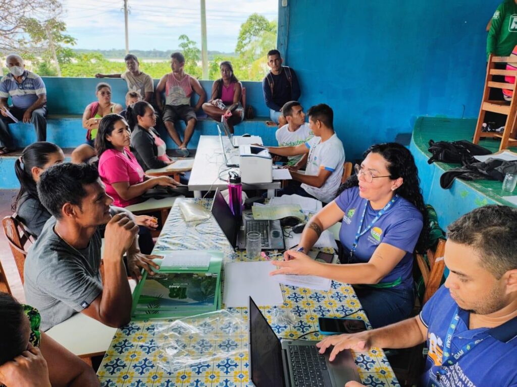 Mutirões de regularização ambiental na RDS do Rio Amapá beneficiam mais de 400 agricultores familiares 3 Mutiroes regularizacao ambiental RDS Rio Amapa Foto Divulgacao Sema 5 1024x768 1