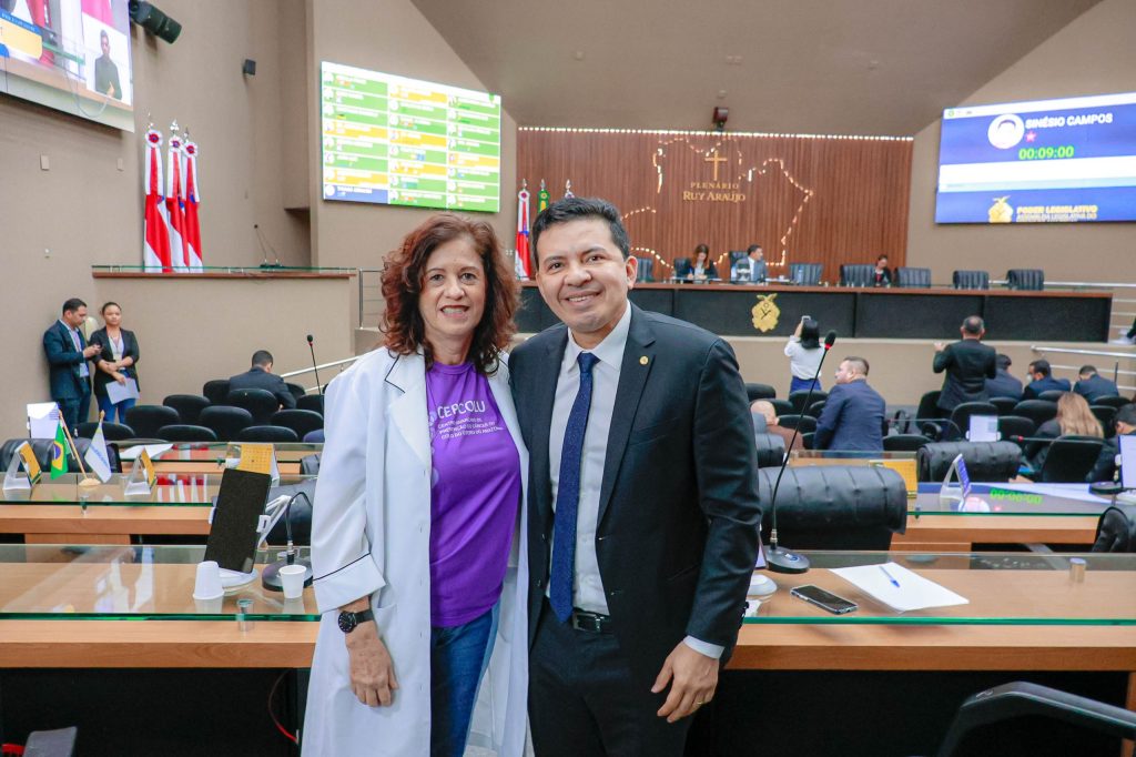 O que o deputado esta fazendo a historia vai contar diz a ginecologista Monica Bandeira sobre o trabalho de Delegado Pericles 1024x682 1