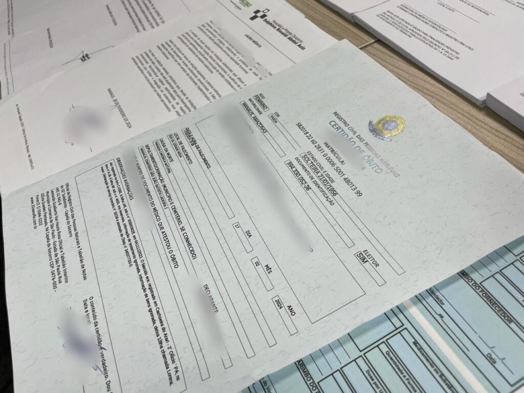 Operação Calvário: Polícia Civil prende grupo criminoso por falsificar e vender atestados médicos e certidões de óbito 6 PCAM MATERIAL APREENDIDO OPERACAO CALVARIO FOTO ERLON RODRIGUES 4 1024x768 1