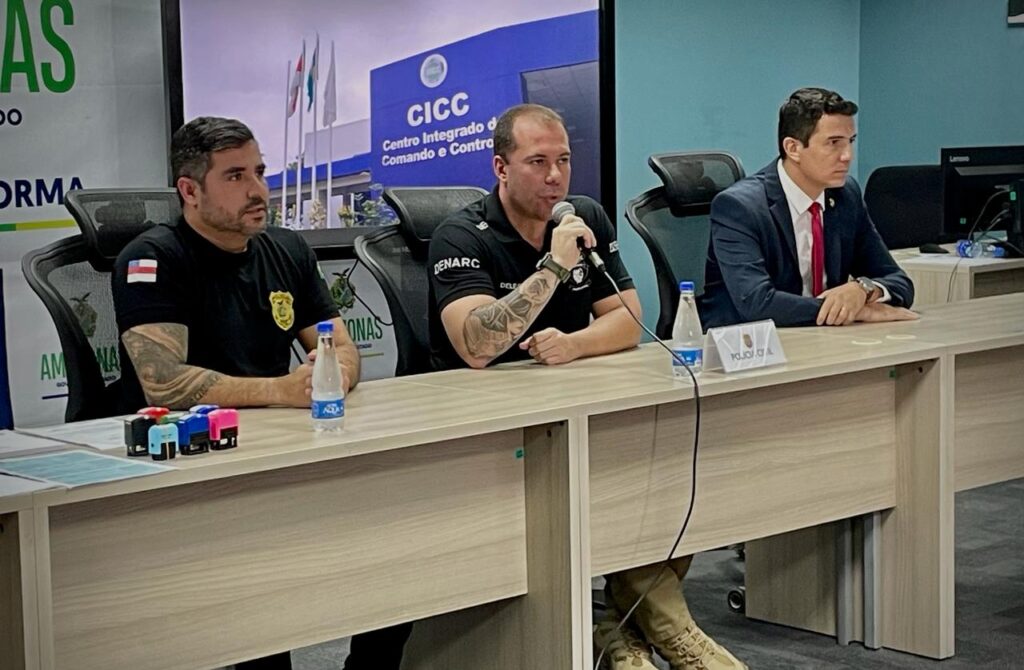 Operação Calvário: Polícia Civil prende grupo criminoso por falsificar e vender atestados médicos e certidões de óbito 7 PCAM COLETIVA OPERACAO CALVARIO 1C2B0 DIP FOTO ERLON RODRIGUES 1 1024x670 1