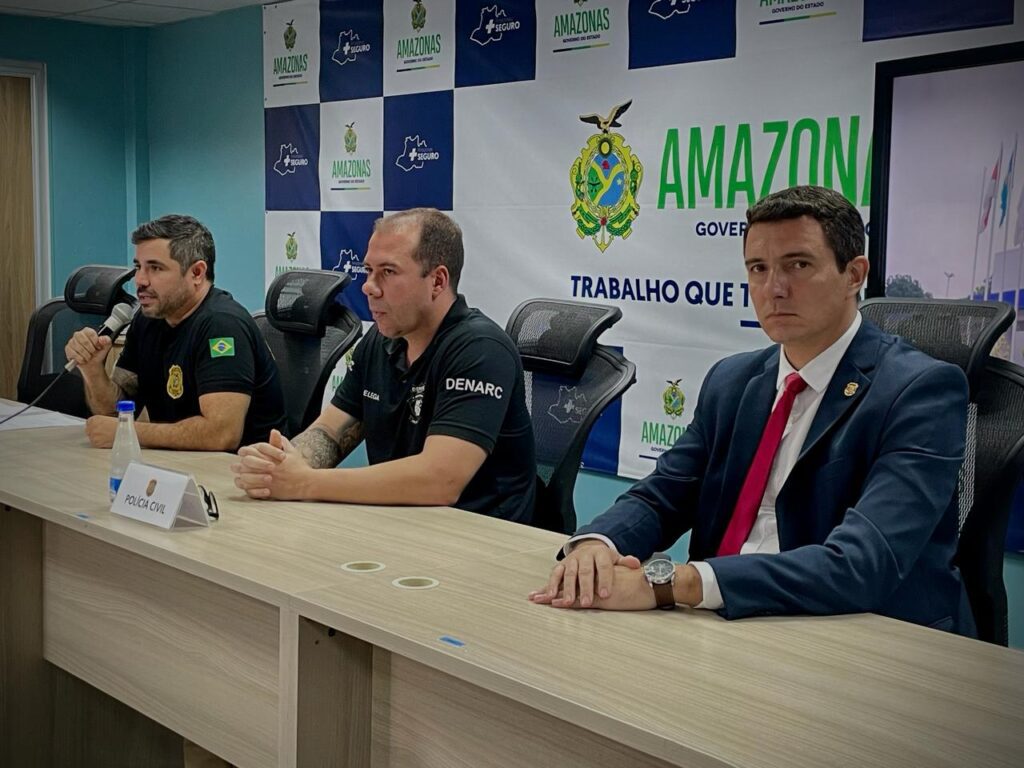 Operação Calvário: Polícia Civil prende grupo criminoso por falsificar e vender atestados médicos e certidões de óbito 3 PCAM COLETIVA OPERACAO CALVARIO 1C2B0 DIP FOTO ERLON RODRIGUES 2 1024x768 1