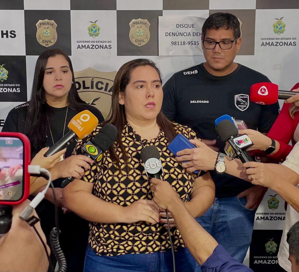 PC-AM prende dupla por homicídio qualificado contra morador de rua na comunidade Grande Vitória 2 PC AM COLETIVA DEHS FOTO ERLON RODRIGUES 3 1024x933 1