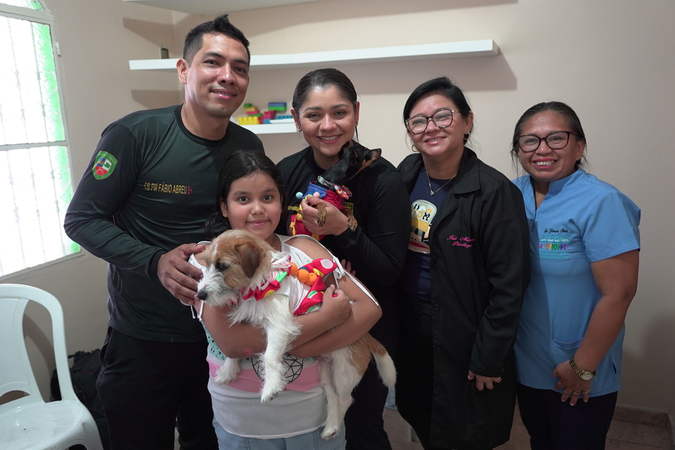 Projeto de Terapia Assistida por Cães da PMAM traz conforto e bem-estar para pacientes hospitalizados 3 PMAM PROJETO TERAPIA ASSISTIDA POR CAES CIPCAES FOTO VICENTE SILVA PMAM 1 espciais