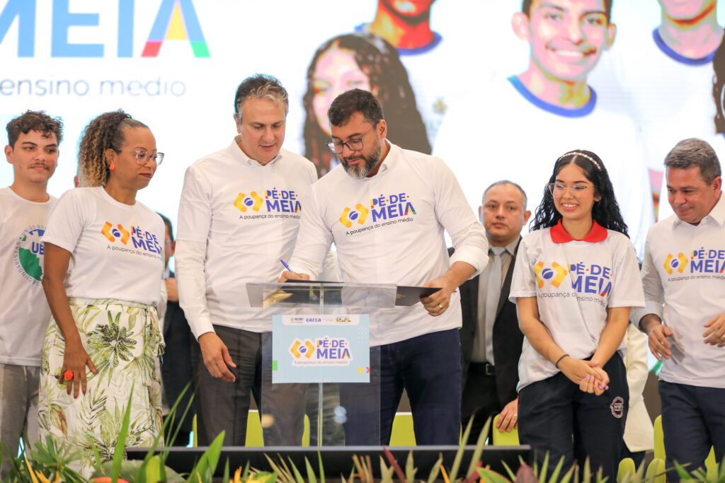 Governador Wilson Lima e ministro da Educação Camilo Santana lançam programa Pé-de-Meia no Amazonas 2 Pe de Meia Alex Pazuello 1 1024x683 1