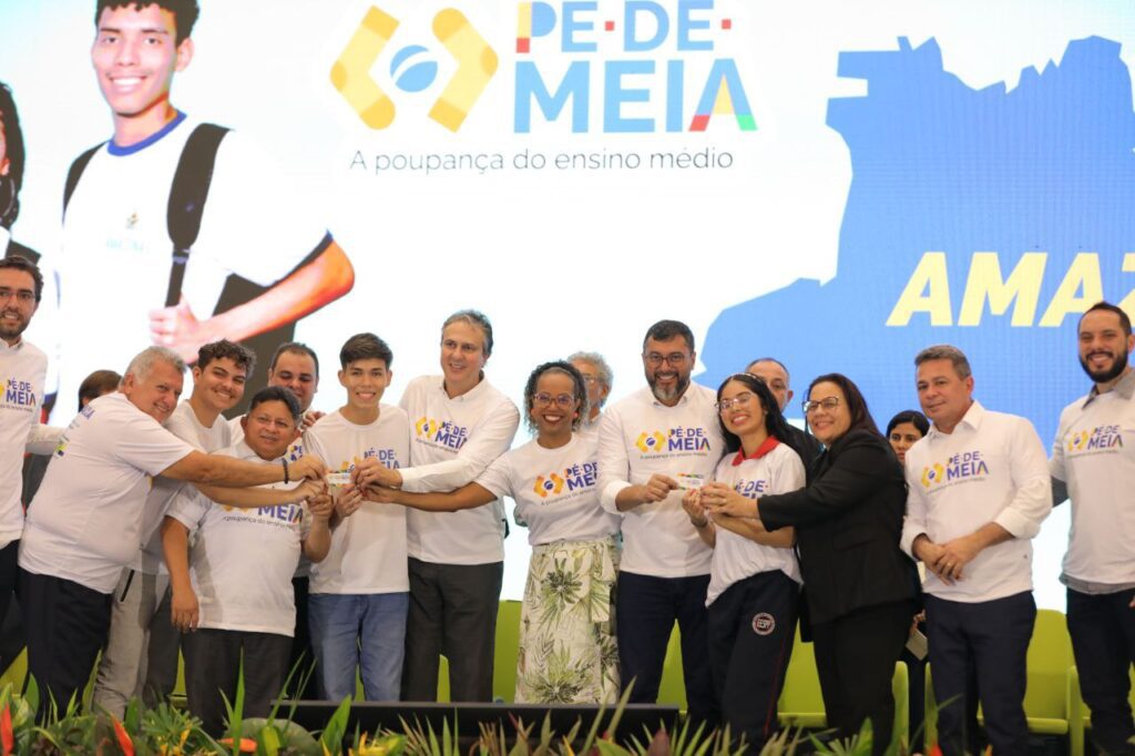 Governador Wilson Lima e ministro da Educação Camilo Santana lançam programa Pé-de-Meia no Amazonas 5 Pe de Meia Diego Peres 4 1 1024x682 1
