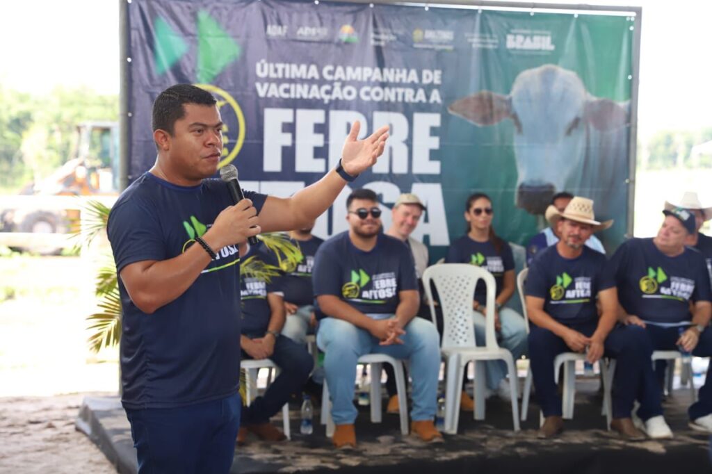 Governo do Amazonas inicia primeira etapa da última campanha de vacinação contra febre aftosa 4 Sepror Vacinacao Aftosa foto Emerson Martins 1 1024x682 1