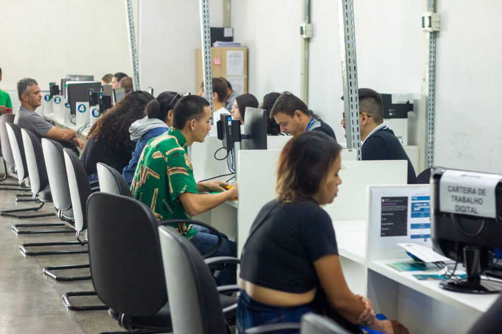 Sine Amazonas divulga 190 vagas de emprego para esta terça-feira 2 Setemp Atendimento 2 1024x683 1