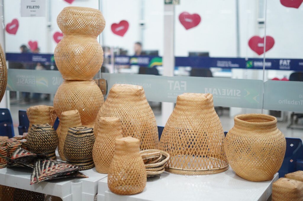 Dia do Artesão: Artesanato do Amazonas arrecadou mais de R$ 5 milhões em 2023 3 Setemp Dia do artesao 1024x682 1