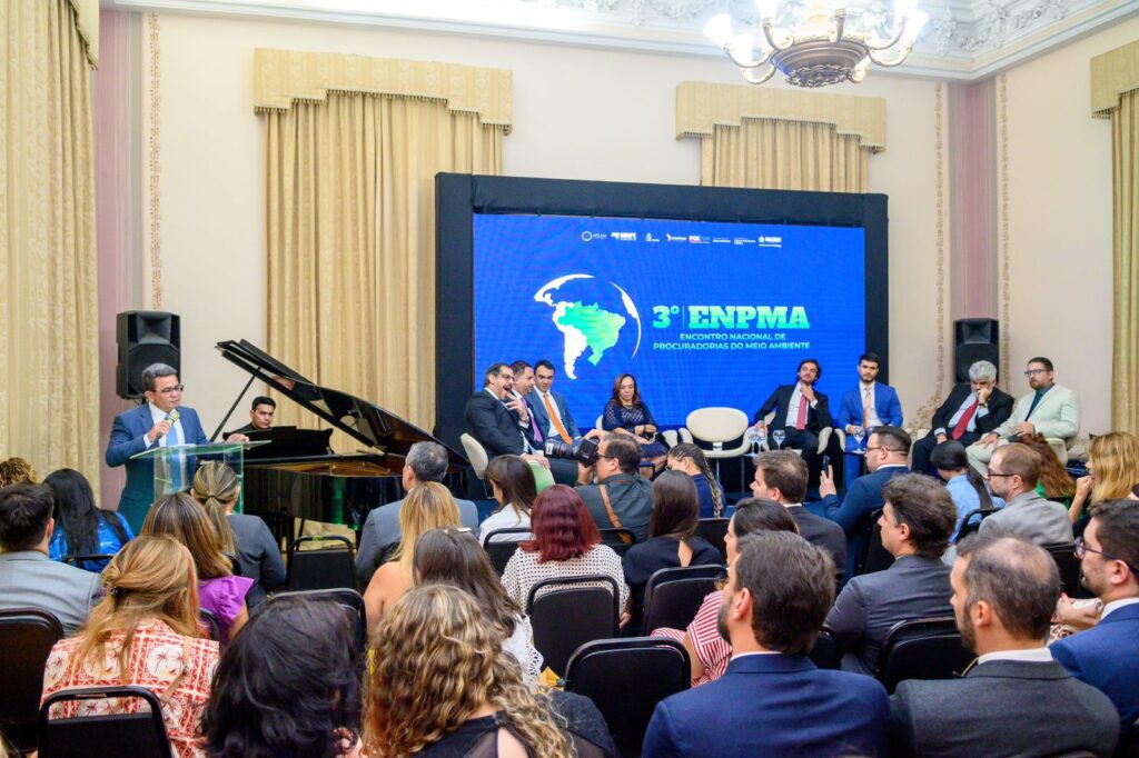 Amazonas apresenta políticas sustentáveis e cases de sucesso em encontro nacional de procuradores 3 Tadeu de Souza Encontro Procuradores 04 Foto Ricardo Machado SGVG 1024x682 1