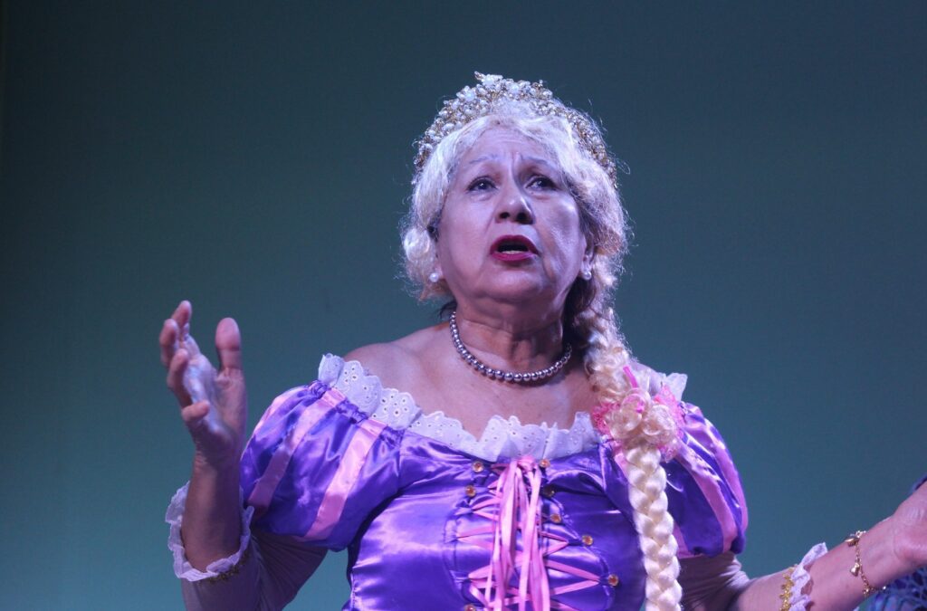 ‘Foram felizes para sempre’: espetáculo da FUnATI reforça importância de um envelhecimento saudável 3 Teatro FUnATI 3 1024x675 1