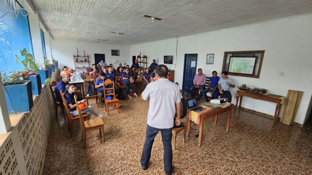 Idam realiza intercâmbio de conhecimento sobre boas práticas de manejo da castanha-do-Brasil 5 Visita tecnica na a fazenda Aruana Marfran Vieira Idam 3 1024x577 1