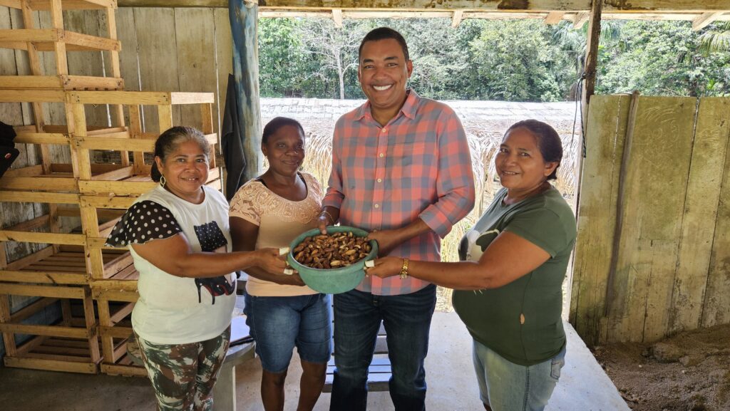 Idam realiza intercâmbio de conhecimento sobre boas práticas de manejo da castanha-do-Brasil 3 Visita tecnica na a fazenda Aruana Marfran Vieira Idam 5 1024x577 1