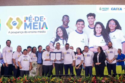 Presidente da Aleam, Roberto Cidade participa do evento de lançamento do programa Pé-de-Meia no Amazonas