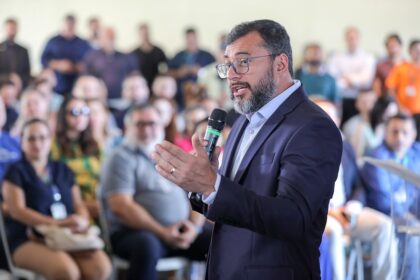 Wilson Lima entrega equipamentos para UEA
