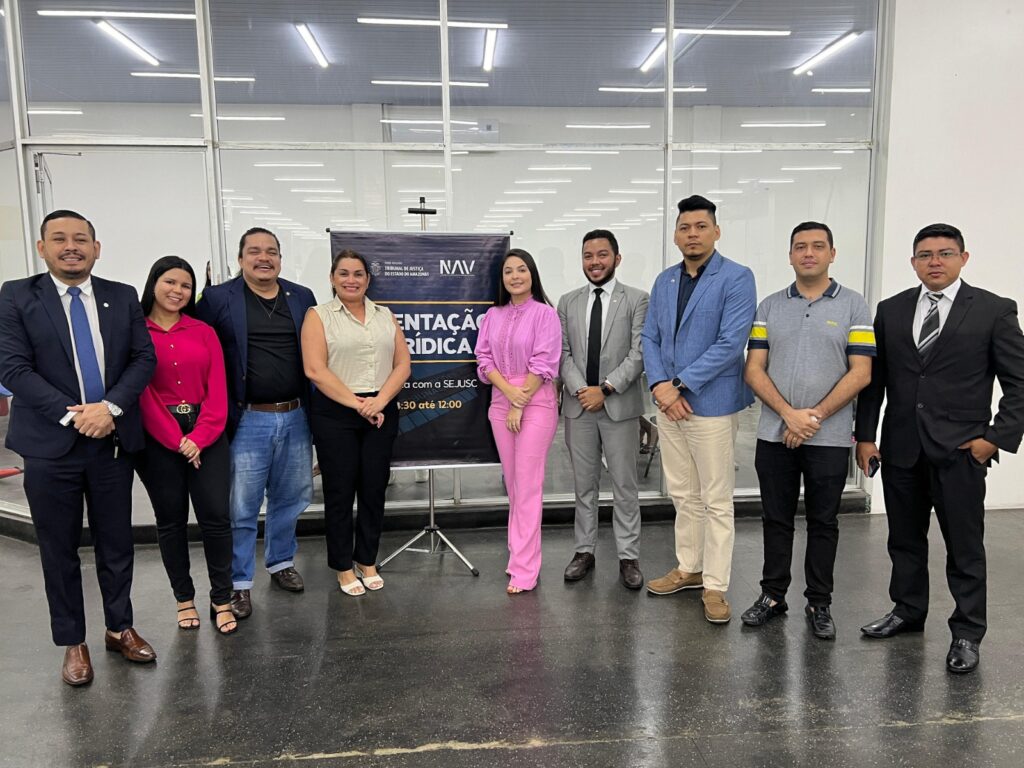 Sejusc e TJAM auxiliam cidadãos com orientação jurídica no PAC Compensa 4 Ygson Franca Sejusc 2 1024x768 1