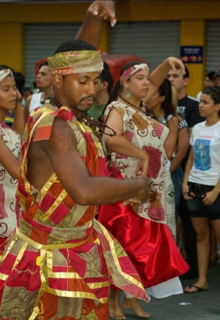 Projeto Malungu busca aproximar o público das religiões de matriz africana 2 cultura malungu divulgacao 702x1024 1