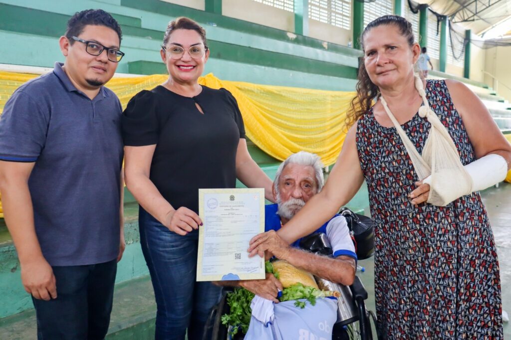 Aos 107 anos, aposentado aproveita Mutirão de Cidadania do Governo do Amazonas para atualizar documentos 2 6041284c 7536 4faa 8040 1b2391604bdf 1024x682 1