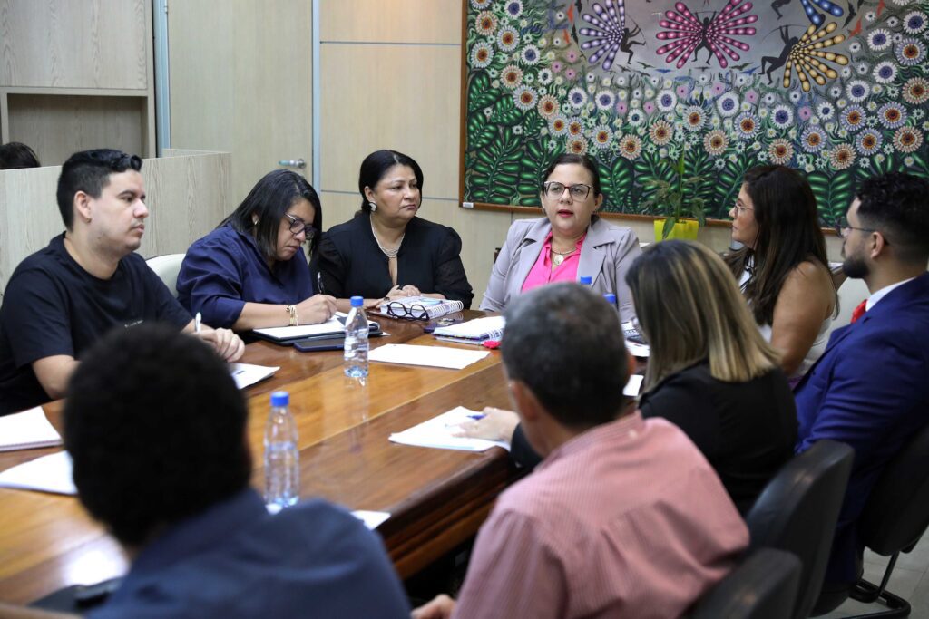 Secretaria de Educação apresenta diretrizes do ICMS Educação para agentes municipais e órgãos parceiros 3 A secretaria de estado de Educacao e Desporto Escolar Arlete Mendonca destacou a importancia deste trabalho conjunto para o avanco da educacao no AM Foto Euzivaldo Queiroz 1024x683 1