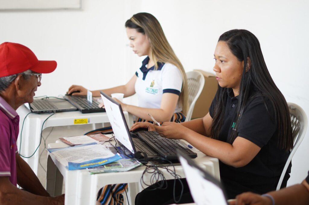 Setemp leva serviços do Sine Amazonas para a 4ª edição do “Câmara Cidadã” 2 ATENDIMENTO CAMARA CIDADA SINE AM 1 1024x682 1