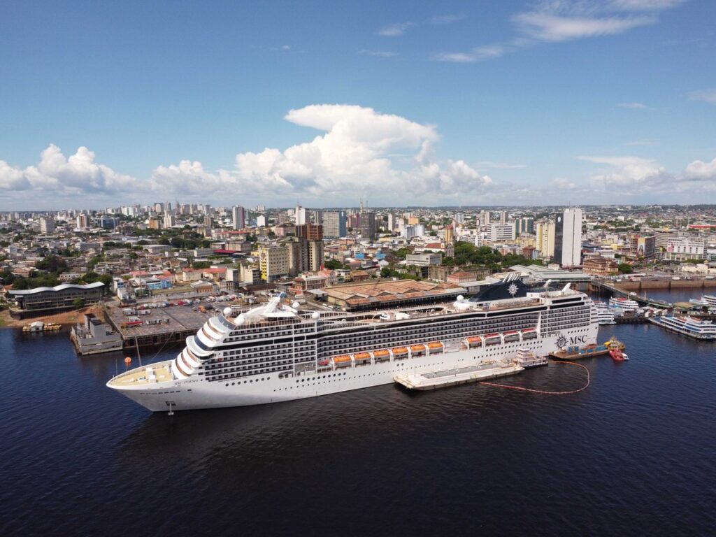 Governo do Amazonas registra receita direta de mais de R$ 942 milhões deixados por turistas em 2023 2 Amazonastur Cruzeiristas movimentam a economia local Foto Lucas Silva Amazonastur01392 1024x768 1