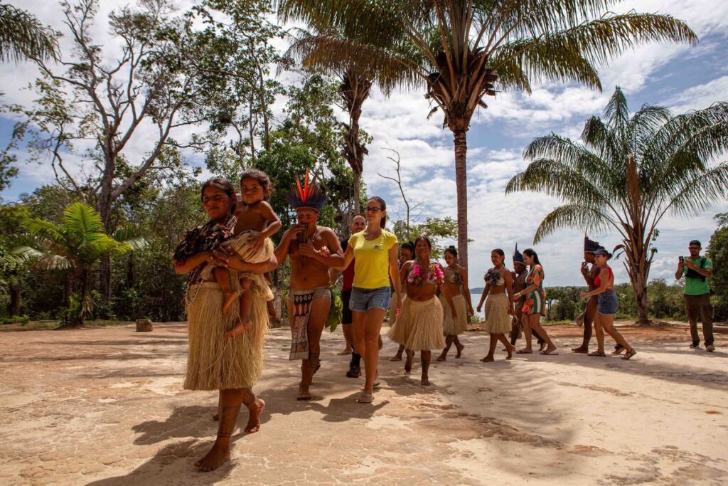 Governo do Amazonas registra receita direta de mais de R$ 942 milhões deixados por turistas em 2023 4 Amazonastur comunidades indigenas nas RDS do Tupe e Puranga Conquista Foto Lucas Silva Amazonastur00928 Copia 2 1024x683 1
