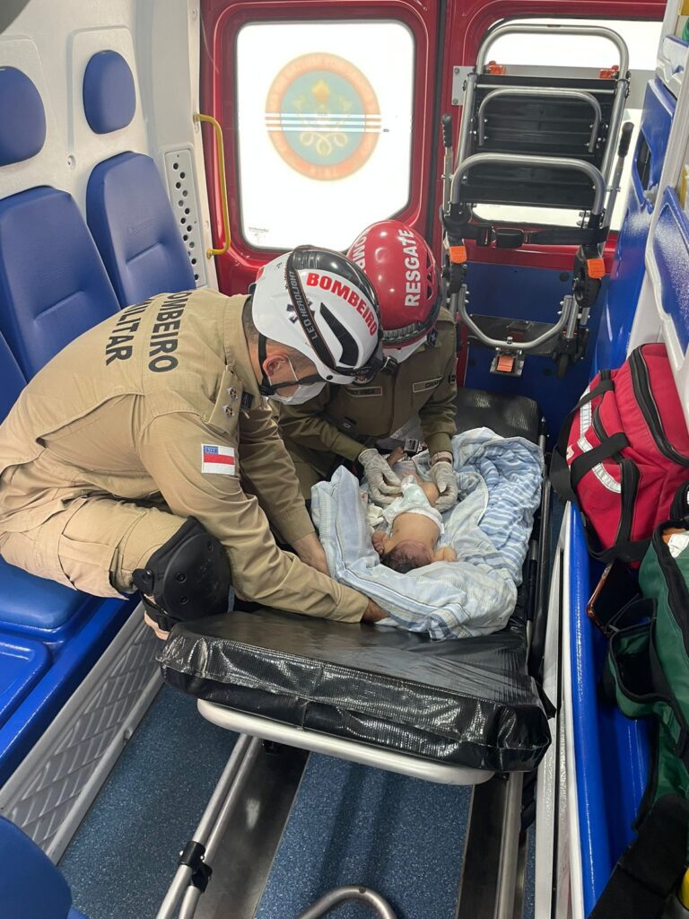 Bombeiros resgatam recém-nascido deixado dentro de uma caixa de papelão 2 CBMAM 2 recem nascido 768x1024 1