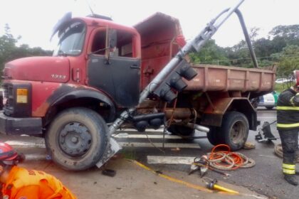 CBMAM RESGATE DE VITIMA PRESA EMBAIXO DE CACAMBA 2 1024x768 1