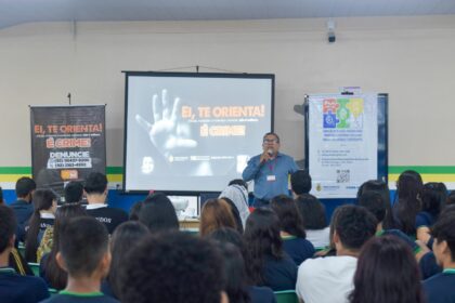 Comissao de Defesa dos Direitos das Criancas e Adolescentes da Aleam presidida pelo deputado Joao Luiz leva palestras para escola estadual Foto Mauro Smith