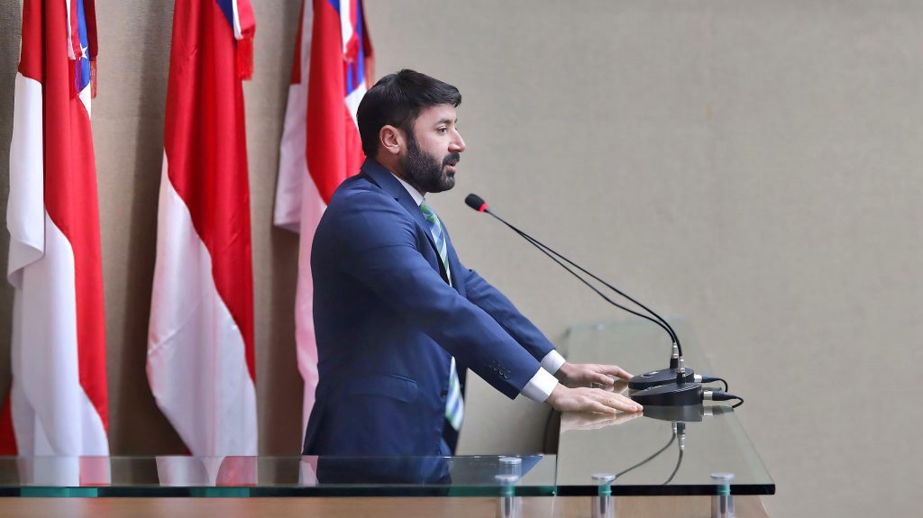 Deputado Carlinhos Bessa pede urgencia na manutencao eletrica das comunidades do Lago Caiambe 1024x575 1