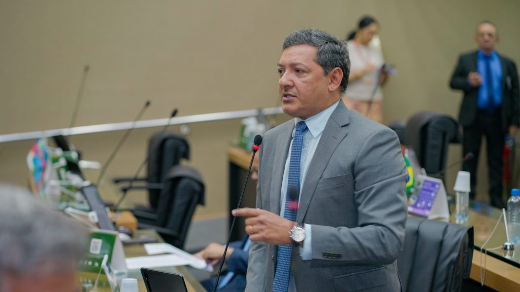 Deputado Felipe Souza destaca leis de sua autoria em apoio as pessoas com Transtorno do Espectro Autista 1024x576 1