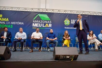 Deputado Joao Luiz participa com o governador Wilson Lima do pagamento de indenizacoes as familias que moravam nas comunidades da Sharp e Manaus 2000