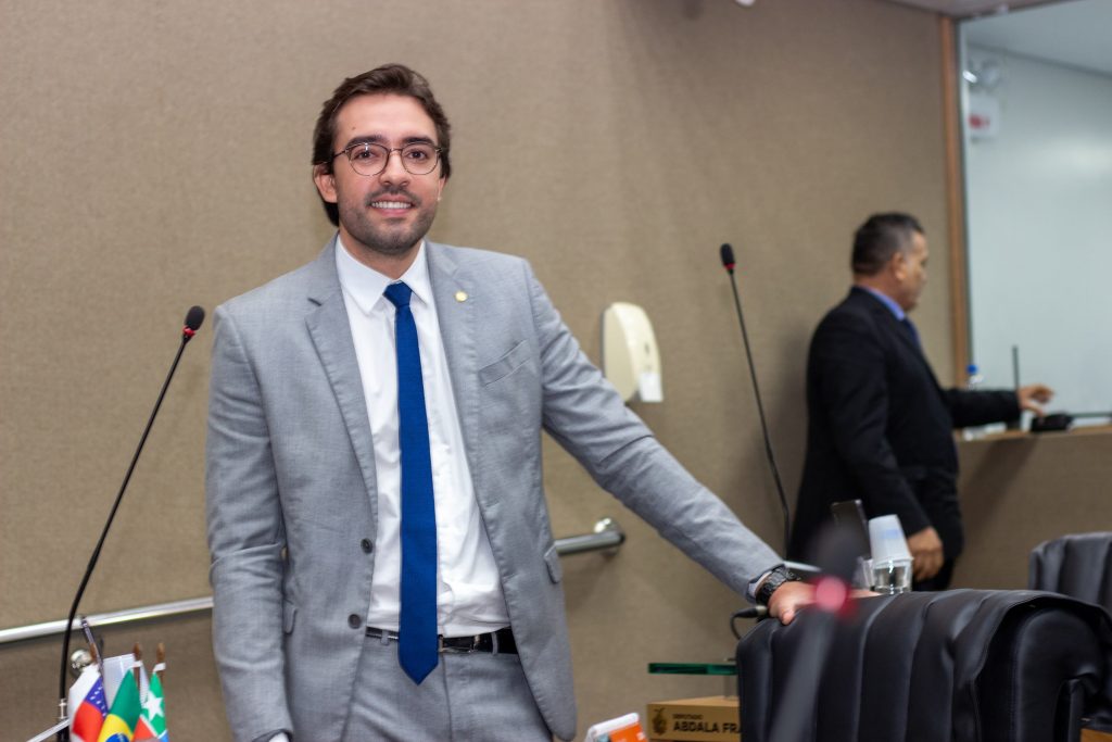 Deputado Thiago Abrahim apresenta materia para combater o etarismo Foto Jhonatan Darth 1024x683 1