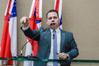 Deputado estadual Wilker Barreto cobra esclarecimentos da Amazonas Energia sobre prejuizos causados por apagao Foto Davide Silva