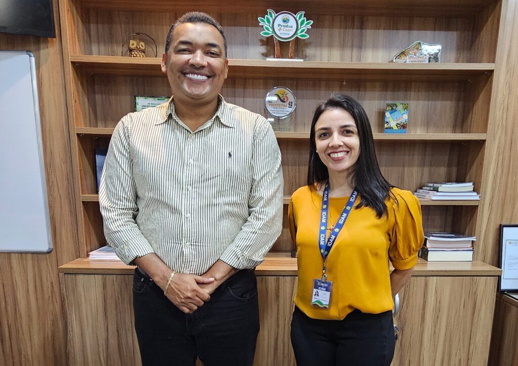 Pela primeira vez, Idam tem uma mulher à frente de diretoria técnica 2 Diretor presidente Vanderlei Alvino com a diretora tecnica Nadiele Pereira Pacheco Marfran Vieira IDAM 1024x724 1