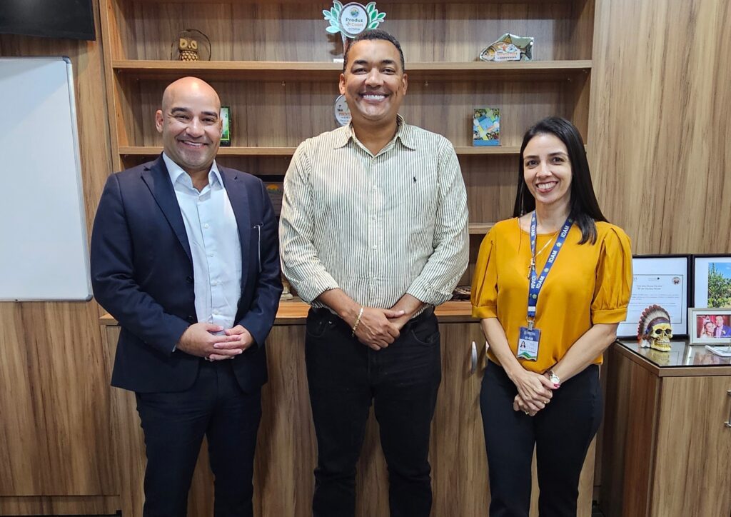 Pela primeira vez, Idam tem uma mulher à frente de diretoria técnica 3 Diretor presidente Vanderlei Alvino com novos diretores Marfran Vieira IDam 1024x724 1