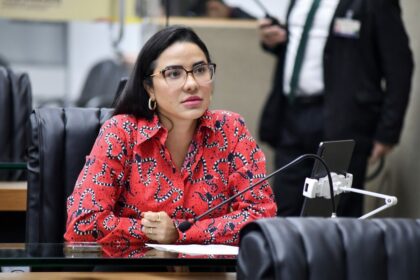 Dra. Mayara propoe criacao do cadastro de E28098Aconselhamento Genetico no Amazonas 1024x683 1