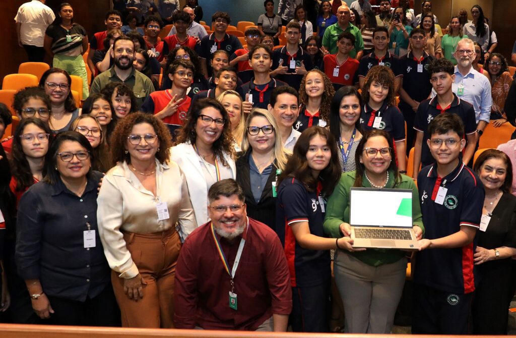 Rede estadual de ensino recebe doação de mais de 1,4 mil notebooks via chamada pública da Petrobras 5 Educacao Doacao de notebooks Fotos Euzivaldo Queiroz 1024x670 1
