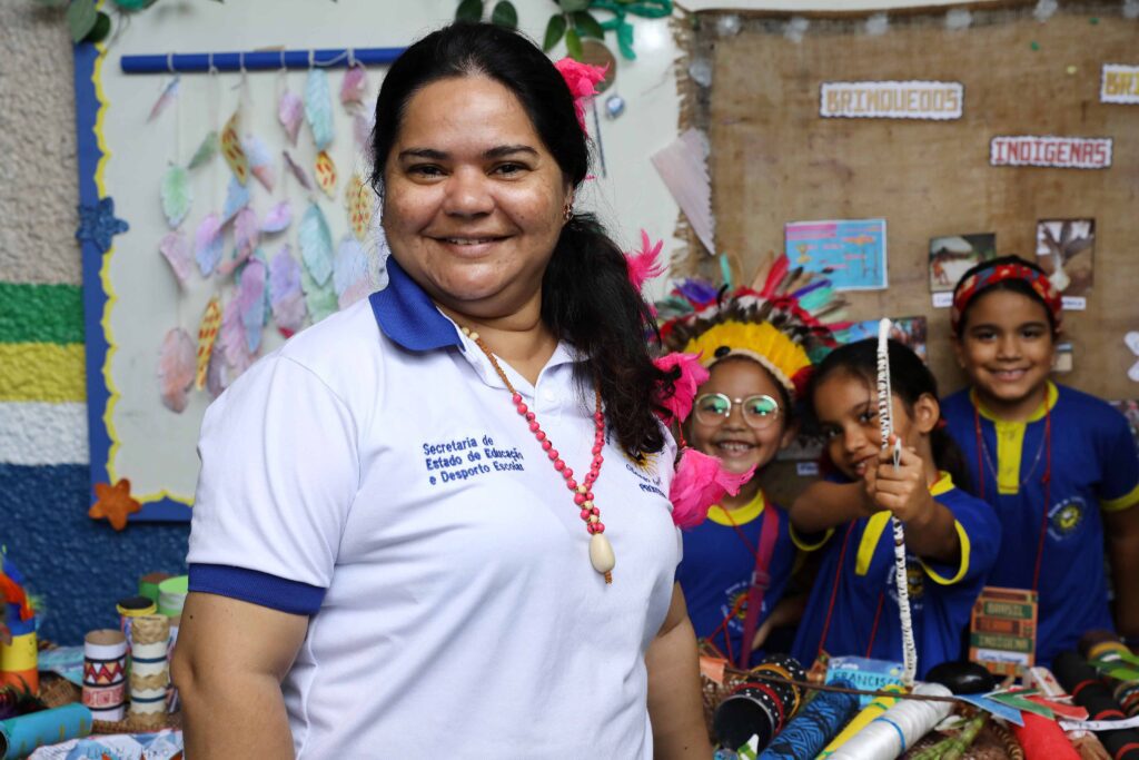 No Dia dos Povos Indígenas, escola da rede estadual promove 2ª edição de feira temática 7 Educacao Feira dos Povos Indigenas Professora Andrea Garrido Foto Euzivaldo Queiroz 1024x683 1